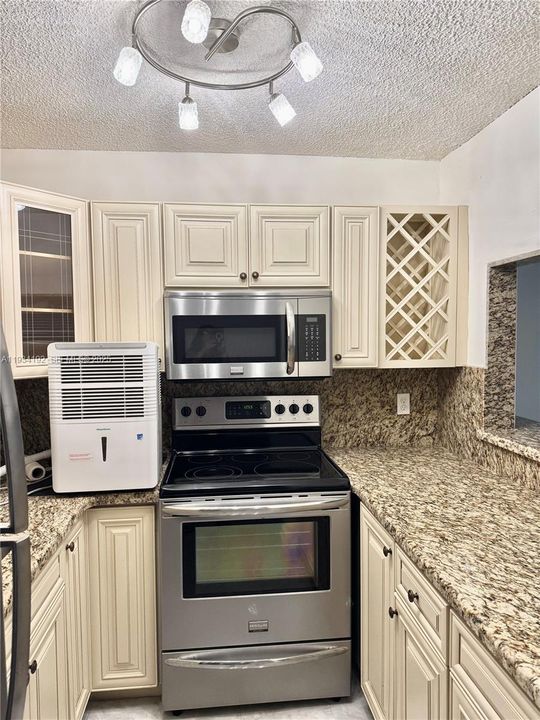 На продажу: $99,999 (1 спален, 1 ванн, 604 Квадратных фут)