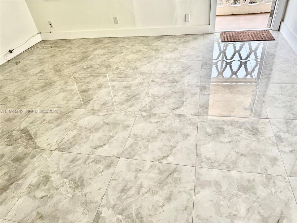 На продажу: $99,999 (1 спален, 1 ванн, 604 Квадратных фут)