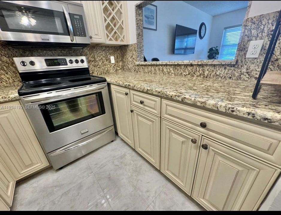 На продажу: $99,999 (1 спален, 1 ванн, 604 Квадратных фут)