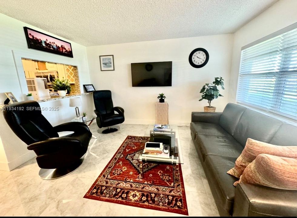 На продажу: $99,999 (1 спален, 1 ванн, 604 Квадратных фут)