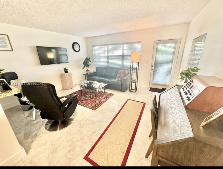 На продажу: $99,999 (1 спален, 1 ванн, 604 Квадратных фут)