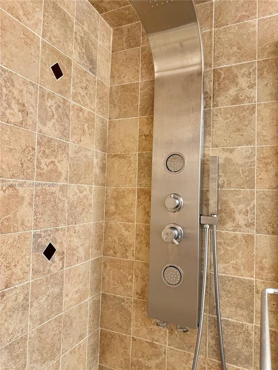 На продажу: $99,999 (1 спален, 1 ванн, 604 Квадратных фут)