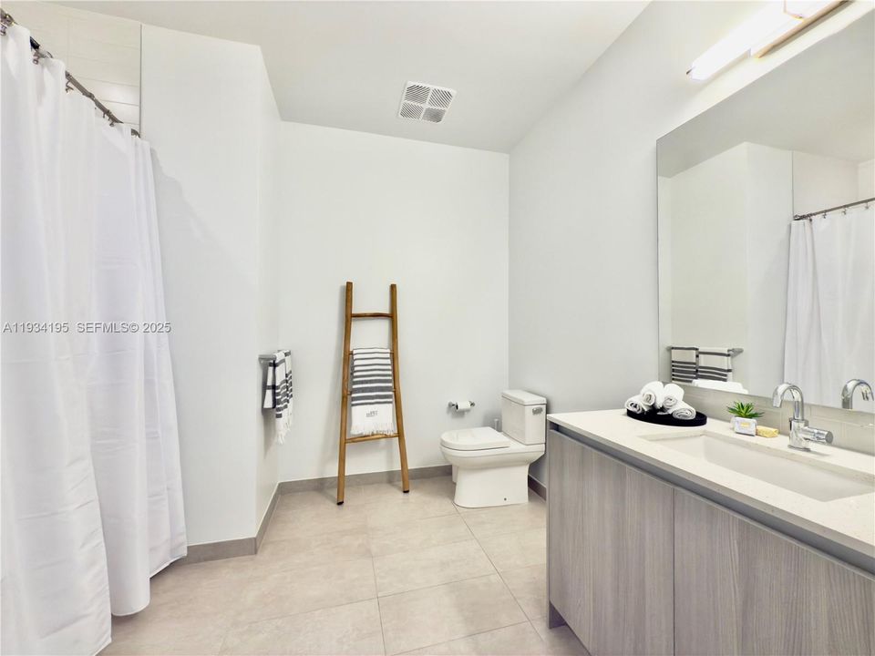 For Rent: $2,923 (1 beds, 1 baths, 865 Square Feet)