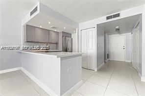 В аренду: $1,900 (0 спален, 1 ванн, 595 Квадратных фут)