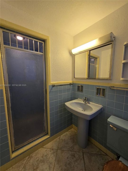 For Sale: $290,000 (2 beds, 2 baths, 1000 Square Feet)