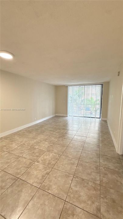 En Venta: $197,000 (1 camas, 1 baños, 772 Pies cuadrados)