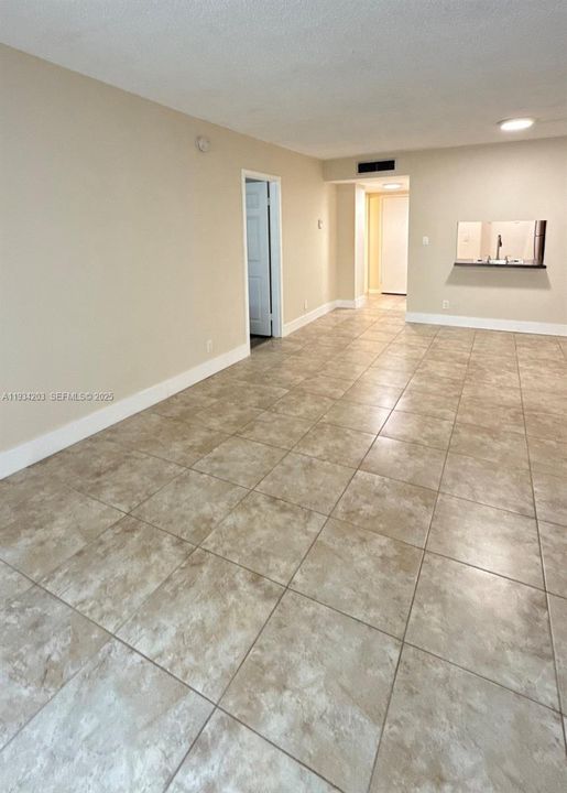 En Venta: $197,000 (1 camas, 1 baños, 772 Pies cuadrados)