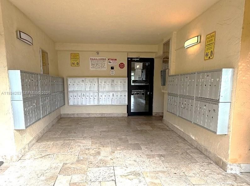 En Venta: $197,000 (1 camas, 1 baños, 772 Pies cuadrados)