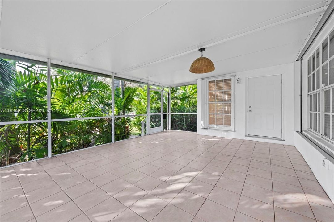 For Rent: $4,000 (4 beds, 2 baths, 1776 Square Feet)