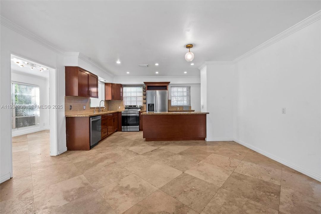 For Rent: $4,000 (4 beds, 2 baths, 1776 Square Feet)