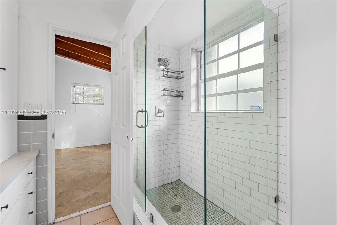 For Rent: $4,000 (4 beds, 2 baths, 1776 Square Feet)