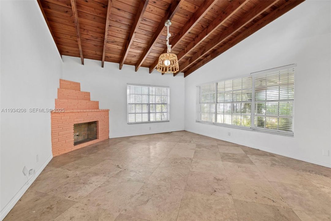 For Rent: $4,000 (4 beds, 2 baths, 1776 Square Feet)