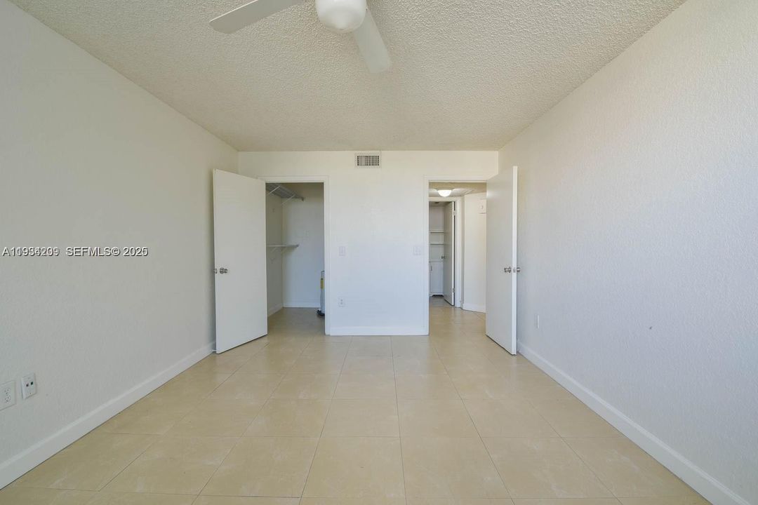 В аренду: $1,950 (1 спален, 1 ванн, 810 Квадратных фут)