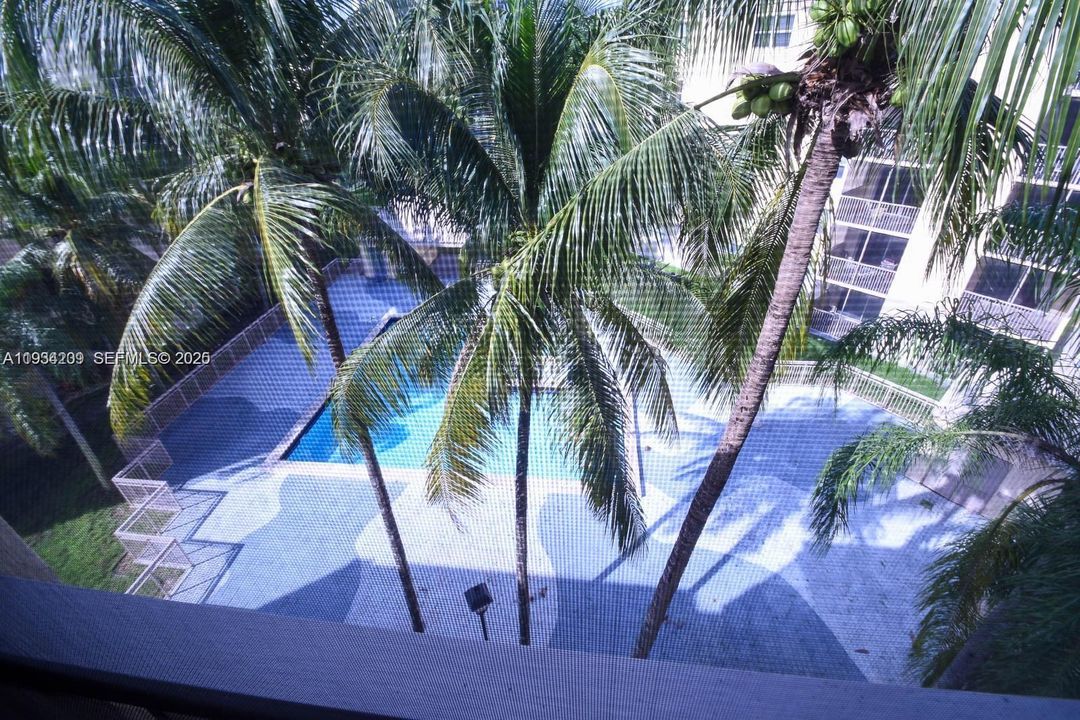 В аренду: $1,950 (1 спален, 1 ванн, 810 Квадратных фут)