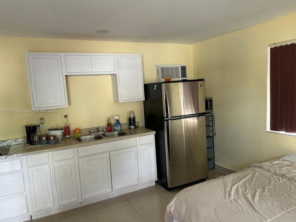 For Rent: $1,500 (0 beds, 1 baths, 1683 Square Feet)