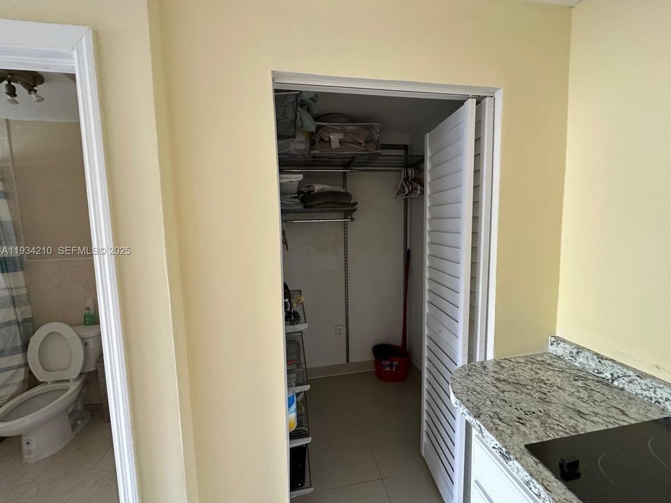 For Rent: $1,500 (0 beds, 1 baths, 1683 Square Feet)