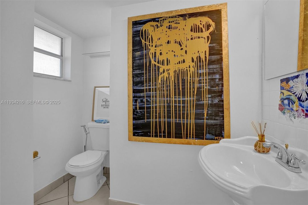 For Sale: $159,000 (2 beds, 1 baths, 1036 Square Feet)