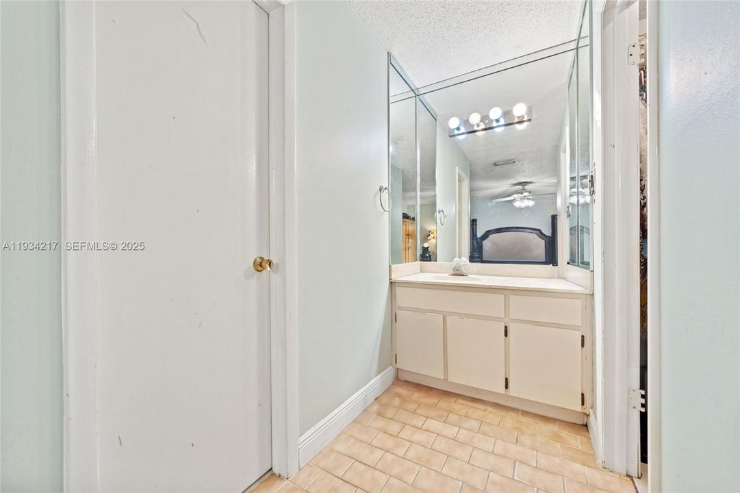 For Sale: $600,000 (3 beds, 2 baths, 1634 Square Feet)