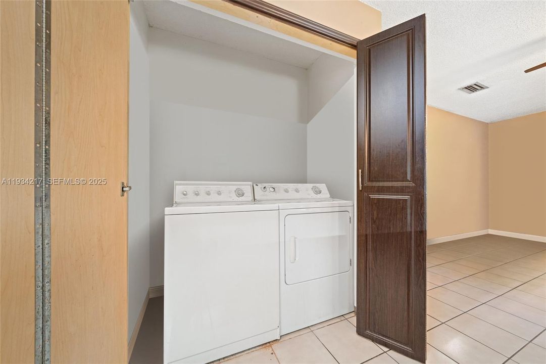 For Sale: $600,000 (3 beds, 2 baths, 1634 Square Feet)