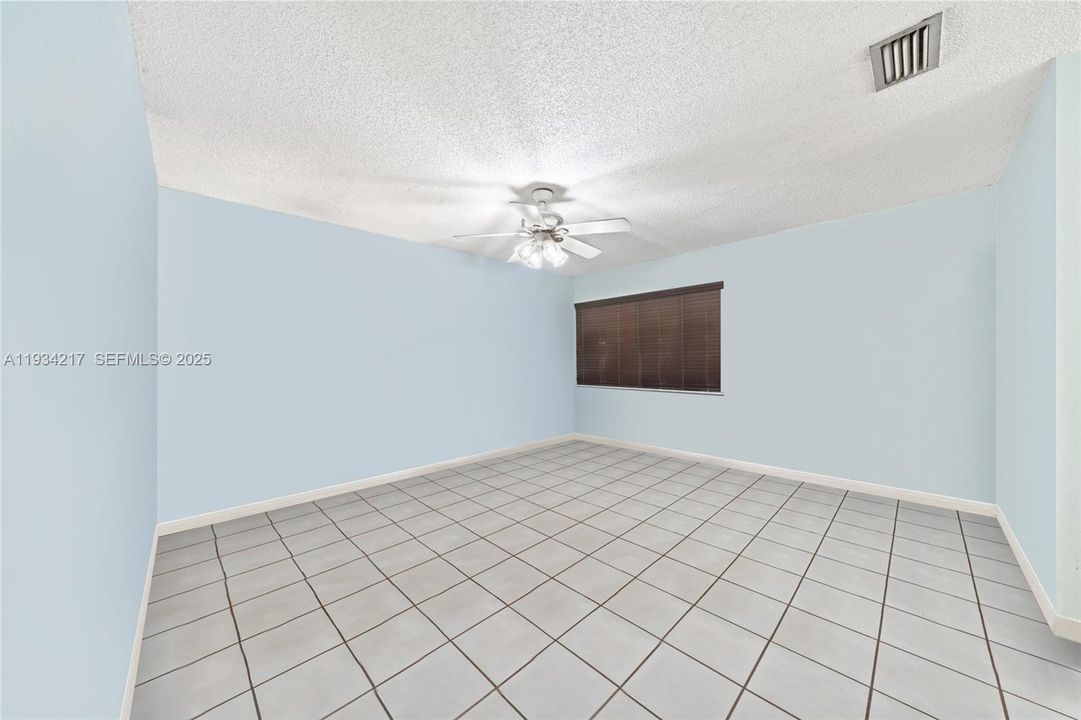 For Sale: $600,000 (3 beds, 2 baths, 1634 Square Feet)