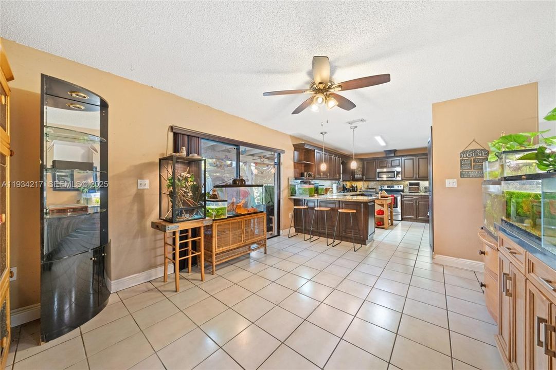 For Sale: $600,000 (3 beds, 2 baths, 1634 Square Feet)