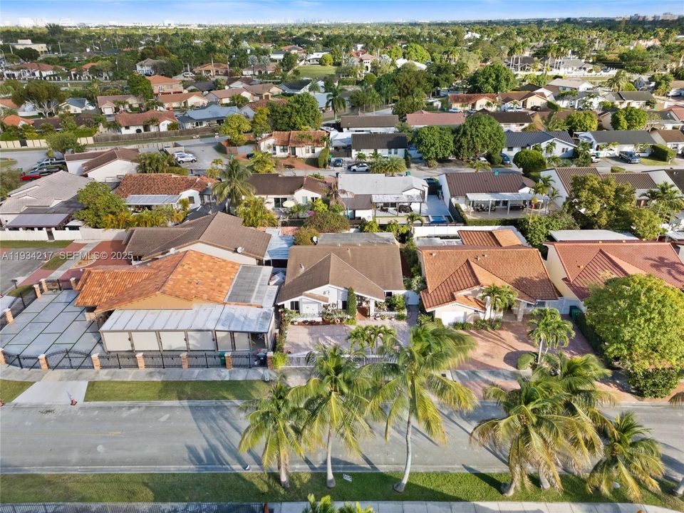 For Sale: $600,000 (3 beds, 2 baths, 1634 Square Feet)