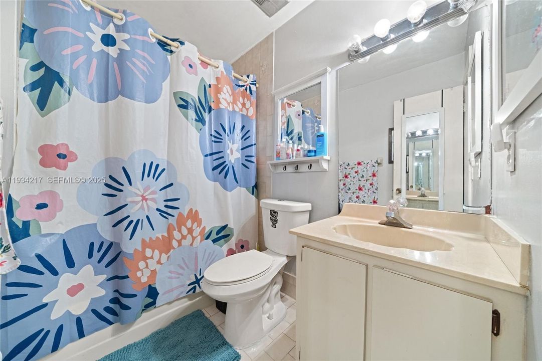 For Sale: $600,000 (3 beds, 2 baths, 1634 Square Feet)