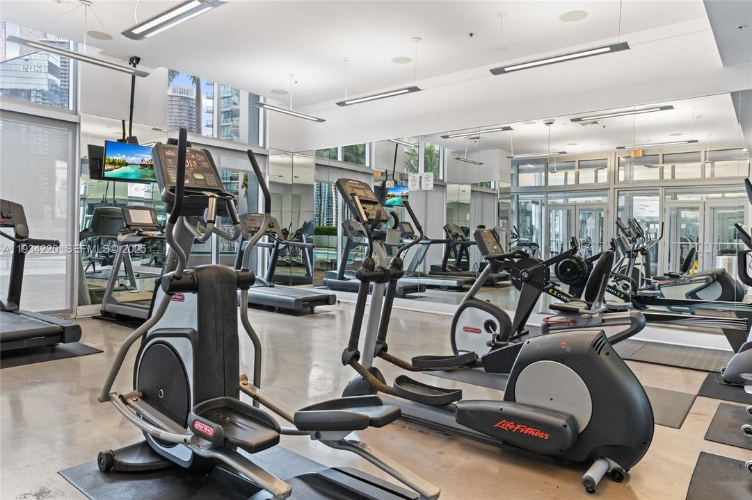 待售: $429,900 (1 贝兹, 1 浴室, 736 平方英尺)