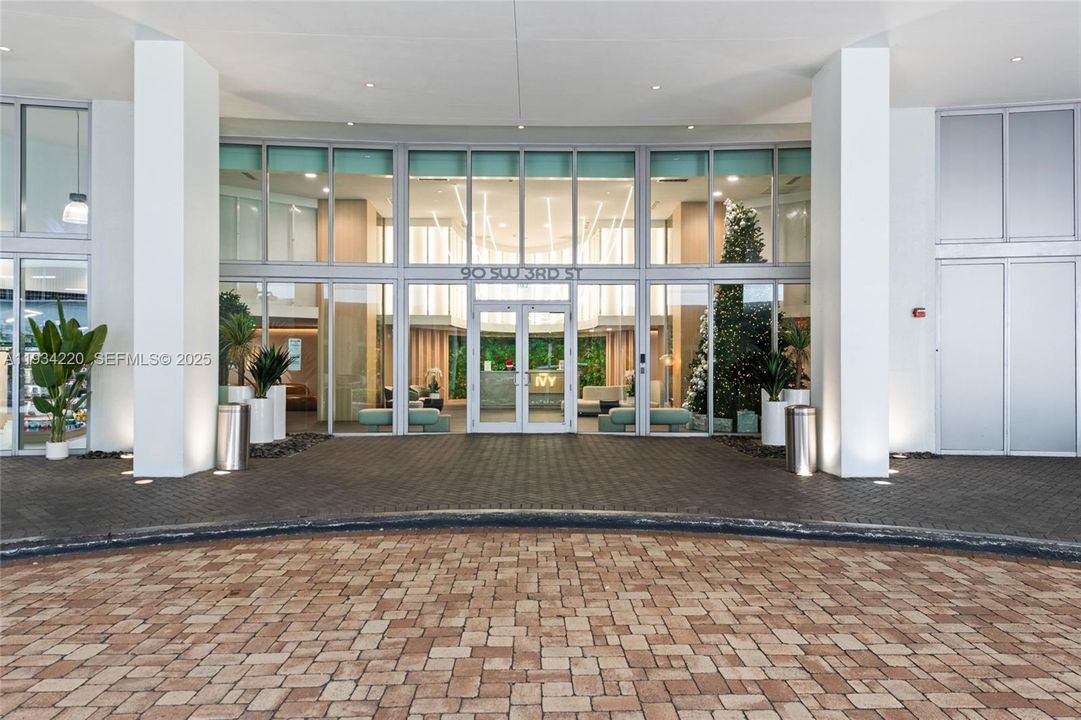 待售: $429,900 (1 贝兹, 1 浴室, 736 平方英尺)