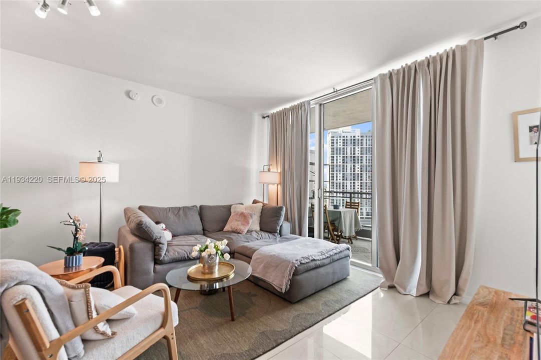 待售: $429,900 (1 贝兹, 1 浴室, 736 平方英尺)