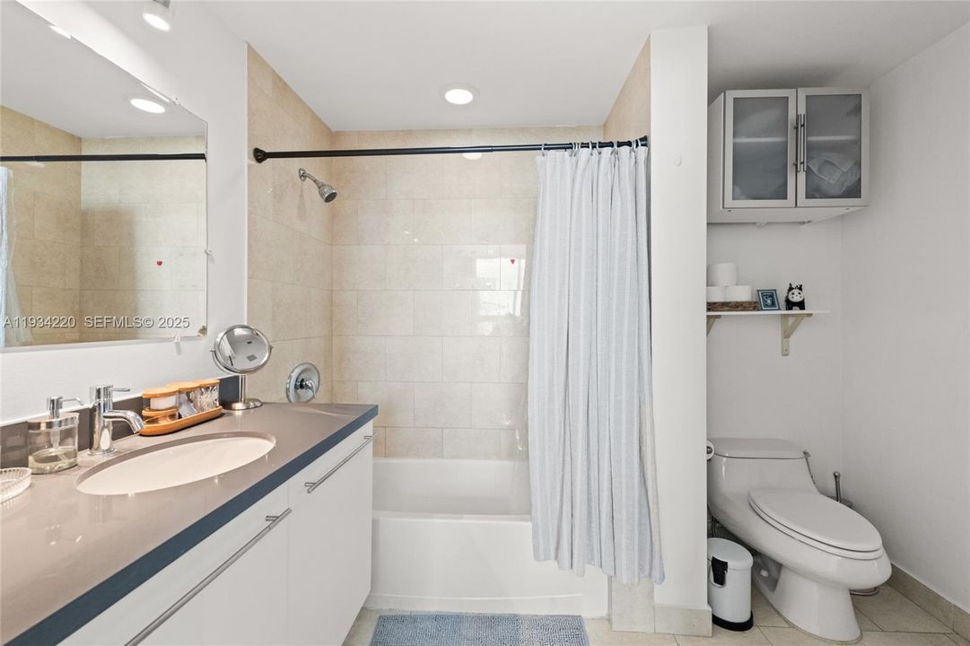 待售: $429,900 (1 贝兹, 1 浴室, 736 平方英尺)