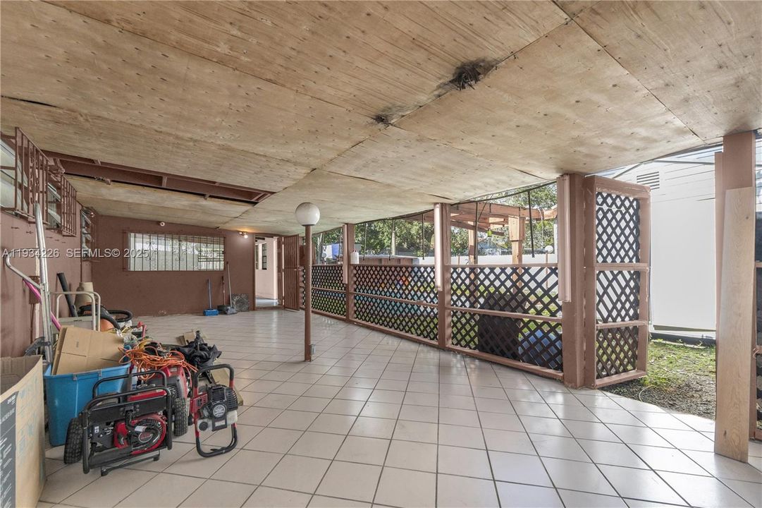 For Sale: $599,000 (4 beds, 2 baths, 1560 Square Feet)