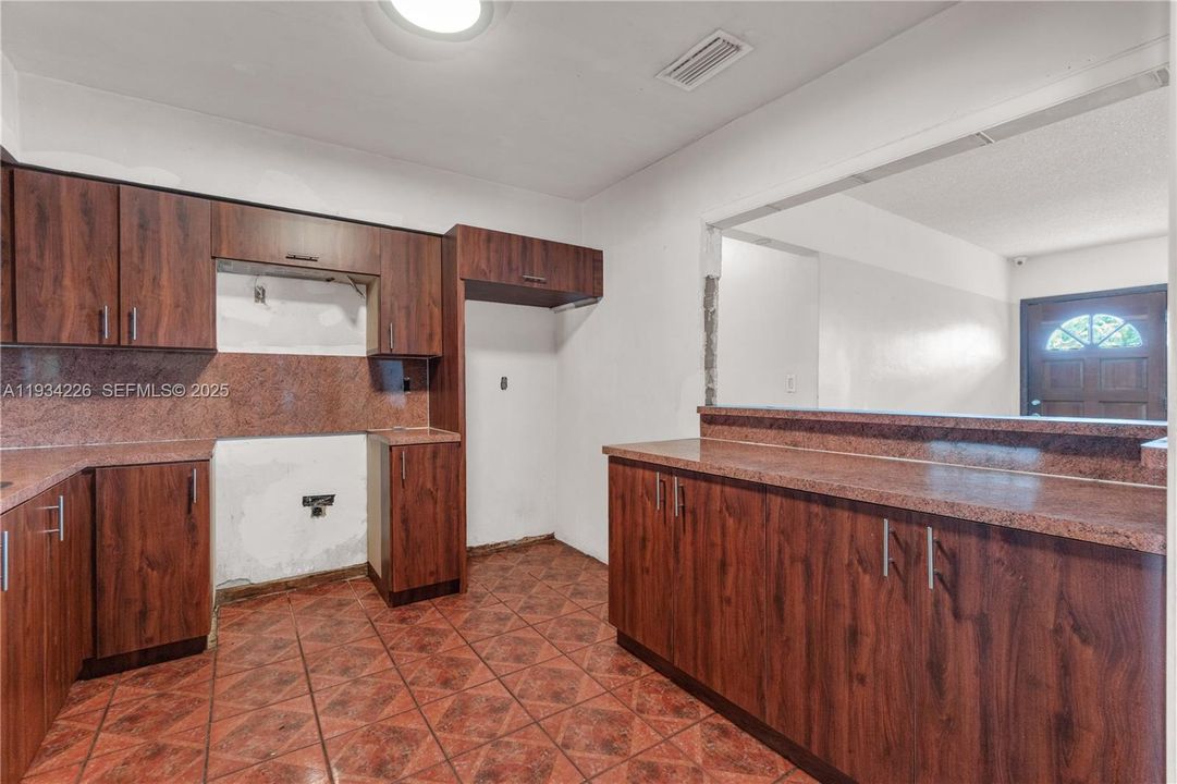 For Sale: $599,000 (4 beds, 2 baths, 1560 Square Feet)