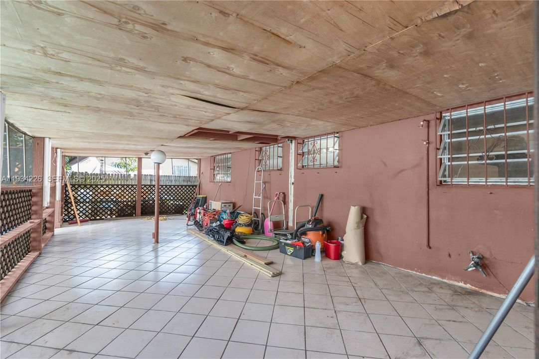 For Sale: $599,000 (4 beds, 2 baths, 1560 Square Feet)