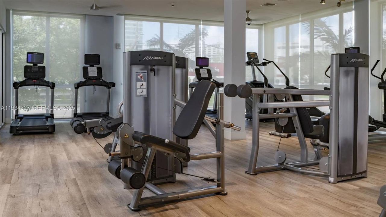 For Rent: $3,293 (2 beds, 2 baths, 1035 Square Feet)