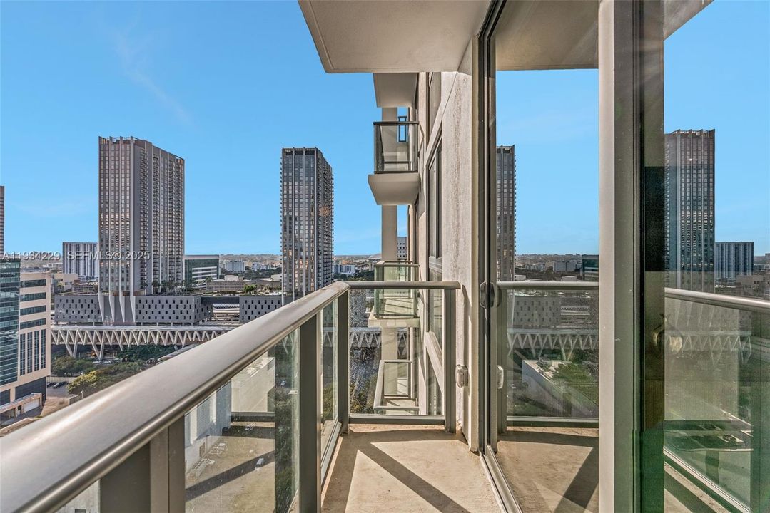 В аренду: $4,500 (1 спален, 1 ванн, 602 Квадратных фут)