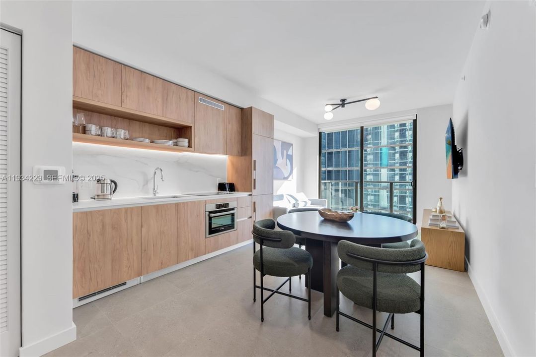 В аренду: $4,500 (1 спален, 1 ванн, 602 Квадратных фут)