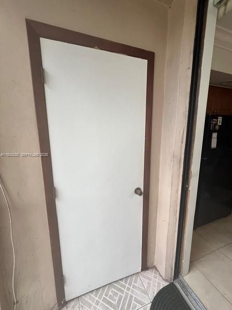 For Rent: $2,390 (3 beds, 2 baths, 1040 Square Feet)