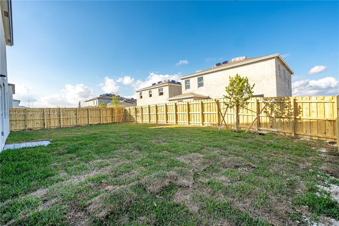 For Sale: $690,000 (5 beds, 3 baths, 2665 Square Feet)