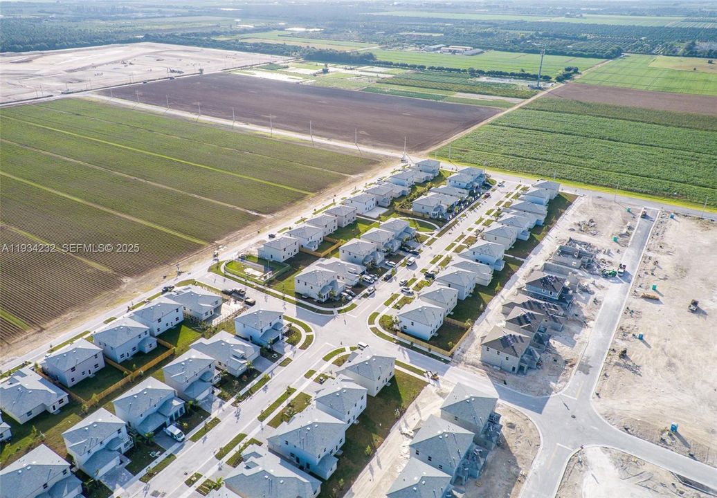 For Sale: $690,000 (5 beds, 3 baths, 2665 Square Feet)