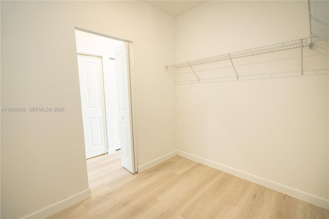 For Sale: $690,000 (5 beds, 3 baths, 2665 Square Feet)