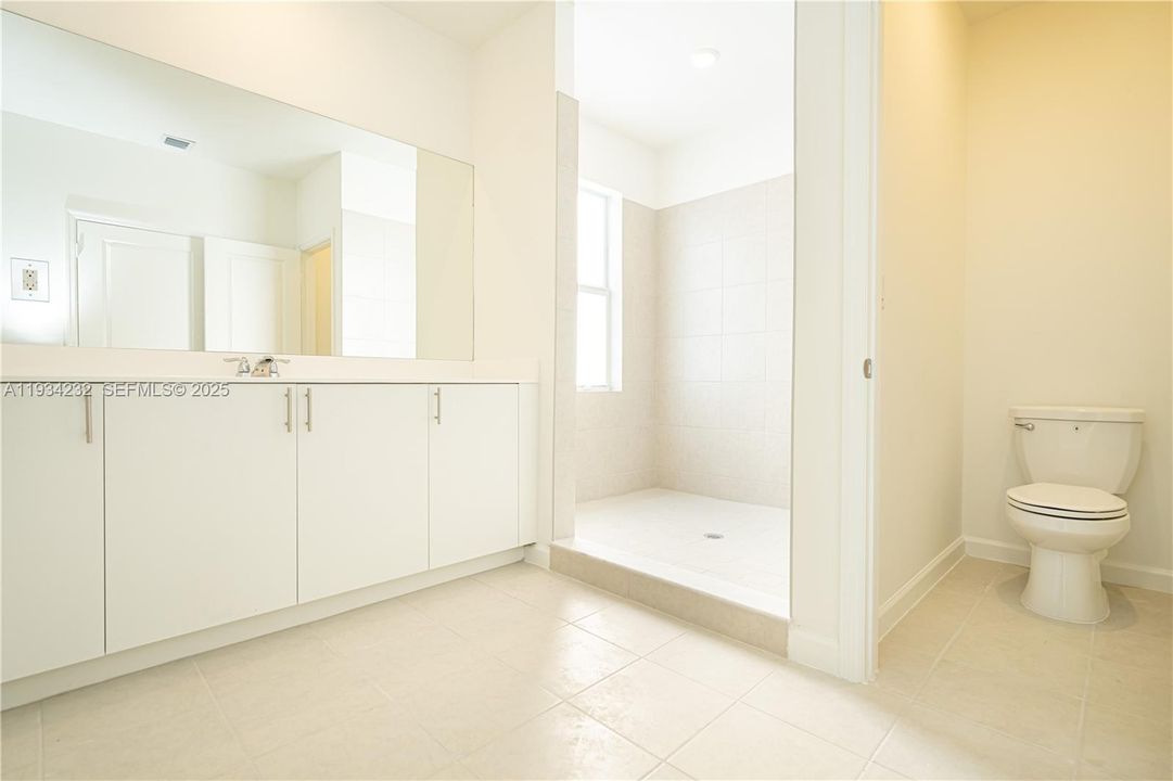 For Sale: $690,000 (5 beds, 3 baths, 2665 Square Feet)