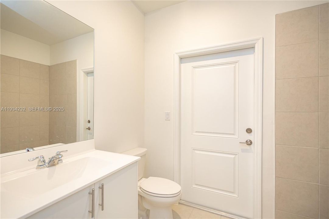 For Sale: $690,000 (5 beds, 3 baths, 2665 Square Feet)