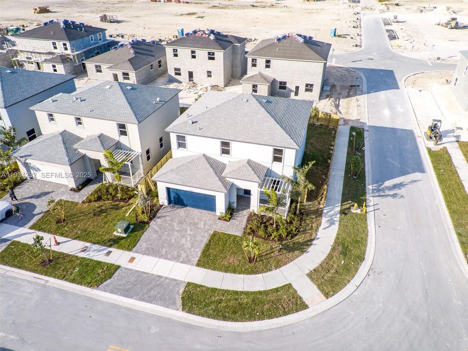 For Sale: $690,000 (5 beds, 3 baths, 2665 Square Feet)