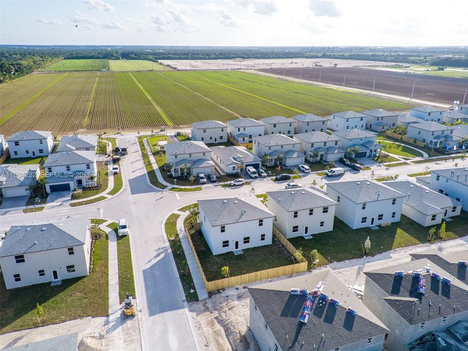 For Sale: $690,000 (5 beds, 3 baths, 2665 Square Feet)