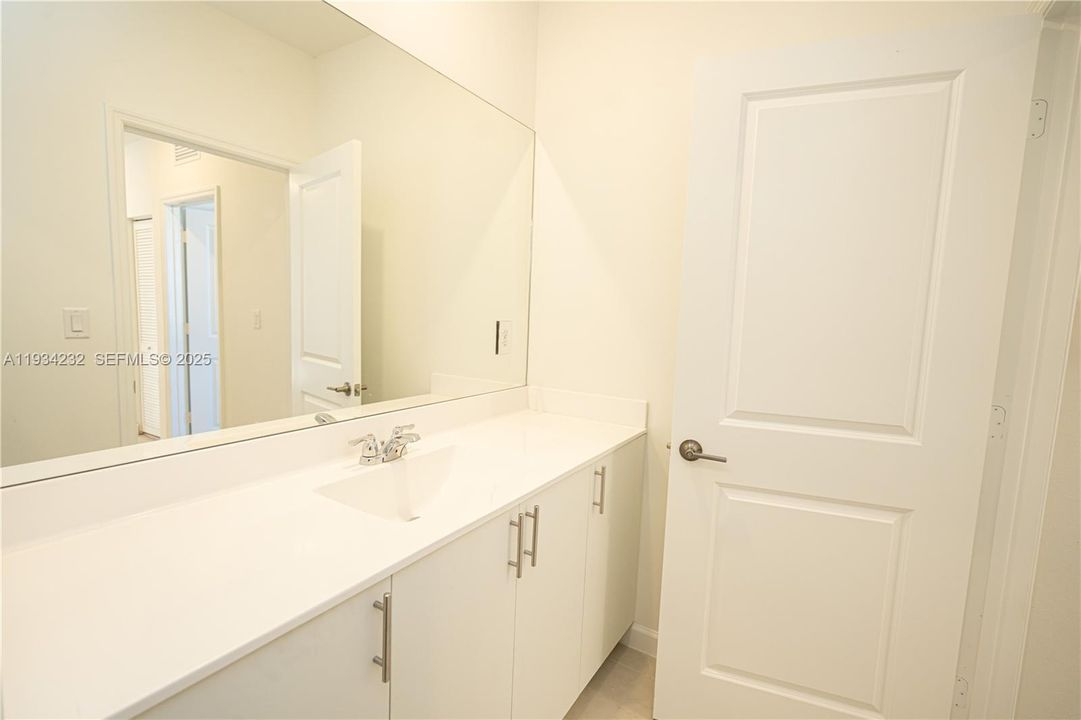 For Sale: $690,000 (5 beds, 3 baths, 2665 Square Feet)