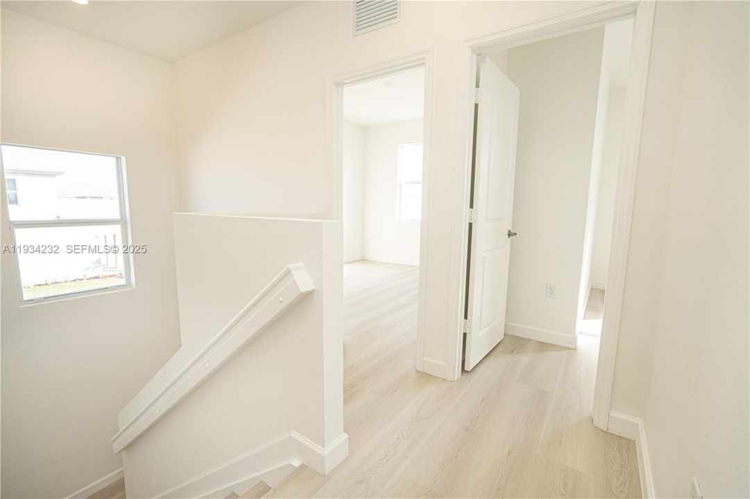 For Sale: $690,000 (5 beds, 3 baths, 2665 Square Feet)