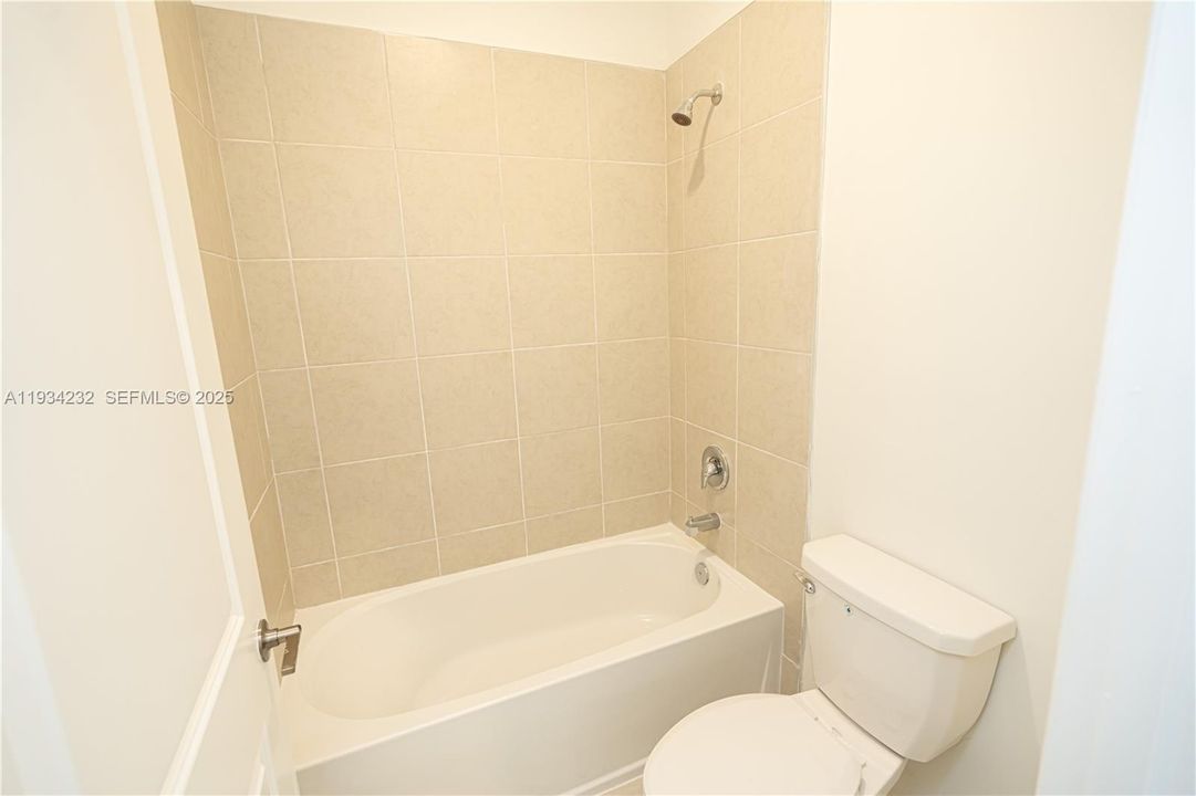 For Sale: $690,000 (5 beds, 3 baths, 2665 Square Feet)