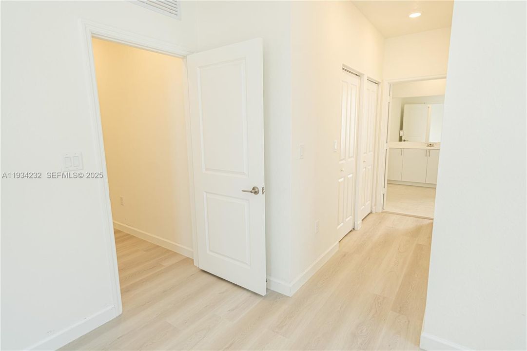 For Sale: $690,000 (5 beds, 3 baths, 2665 Square Feet)