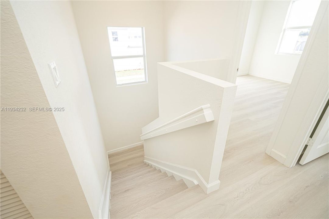 For Sale: $690,000 (5 beds, 3 baths, 2665 Square Feet)